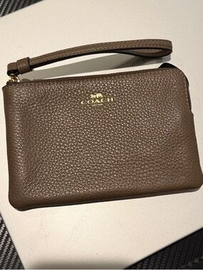 NEW! Coach Pebbled Leather Wristlet in Taupe Brown with Gold Logo